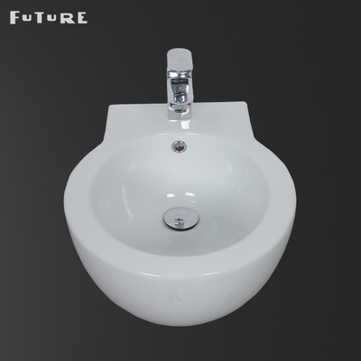 Pemasangan Mudah Bidet Berdiri Lantai Putih Di Kamar Kecil W380mm